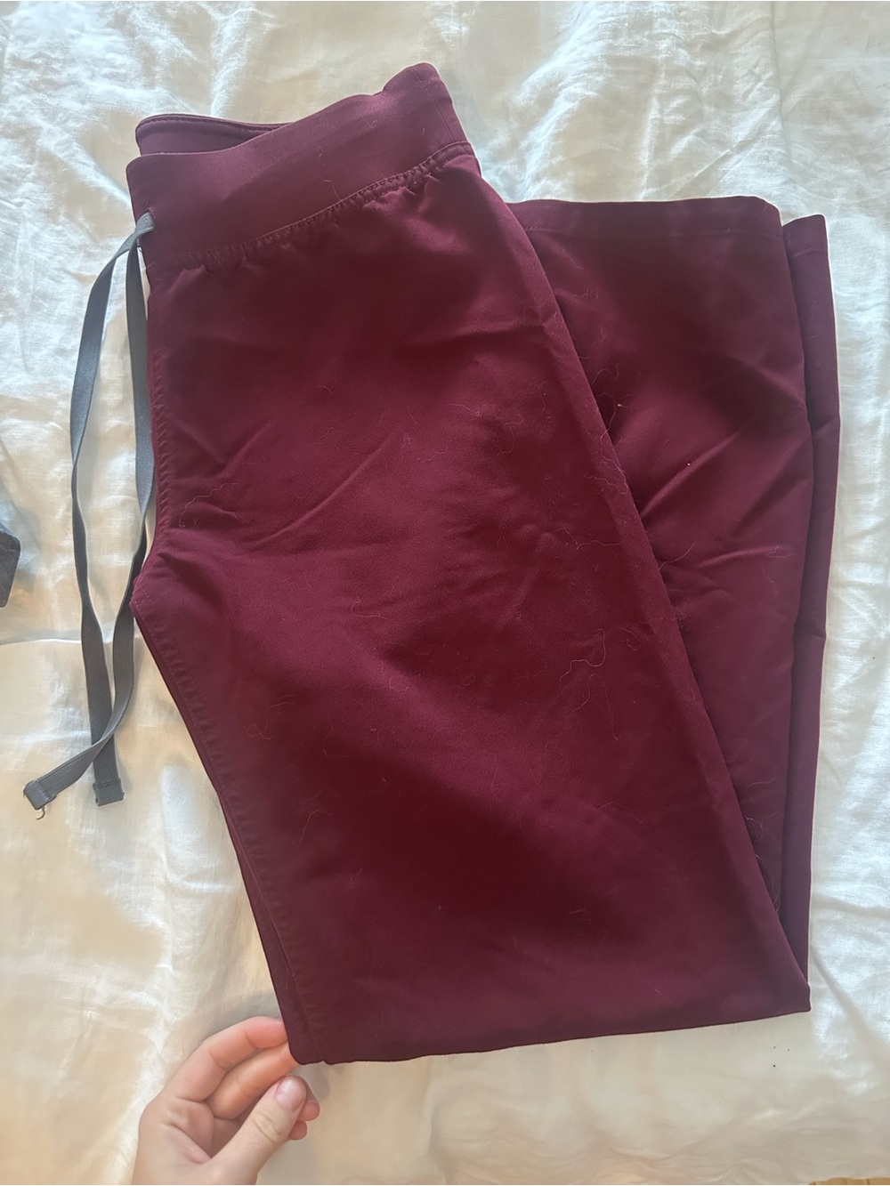 Figs Straight-Leg Scrub Pants in Burgundy